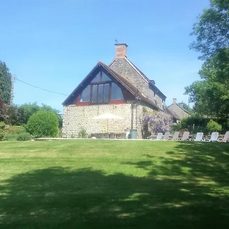 6-bed Sleeps 13 Pool & Pet Friendly 別荘 Saint-Sauveur-de-Carrouges