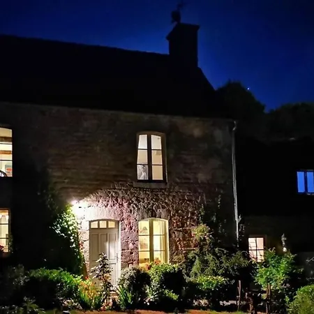 6-bed Sleeps 13 Pool & Pet Friendly