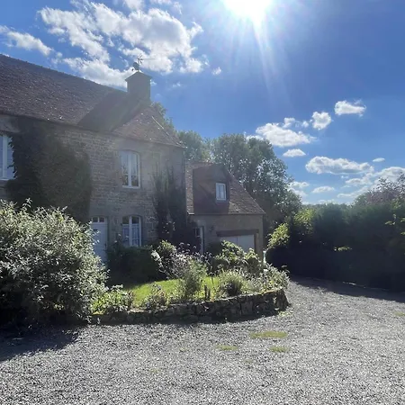 6-bed Sleeps 13 Pool & Pet Friendly * Saint-Sauveur-de-Carrouges