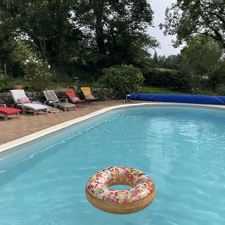 6-bed Sleeps 13 Pool & Pet Friendly 別荘 Saint-Sauveur-de-Carrouges