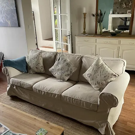 6-bed Sleeps 13 Pool & Pet Friendly *