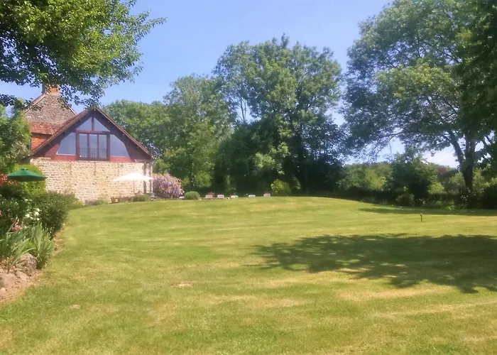 Holiday home 6-bed Sleeps 13 Pool & Pet Friendly