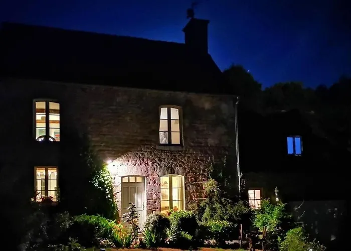 6-bed Sleeps 13 Pool & Pet Friendly