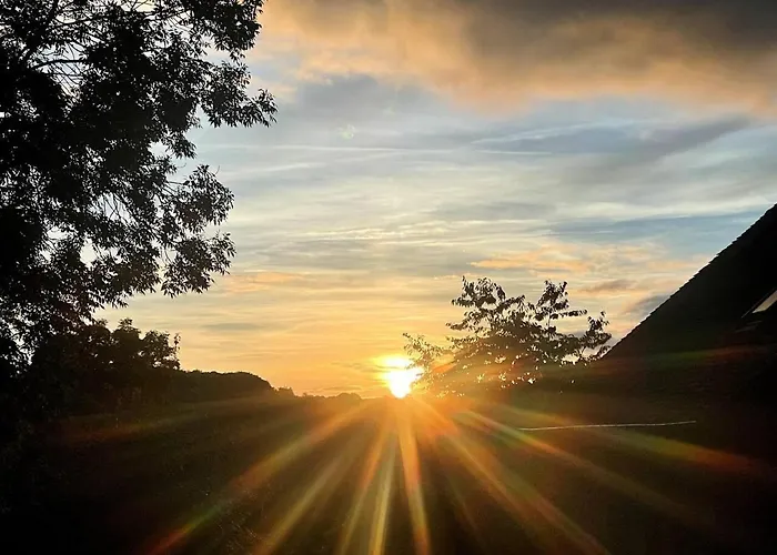 Holiday home 6-bed Sleeps 13 Pool & Pet Friendly Saint-Sauveur-de-Carrouges