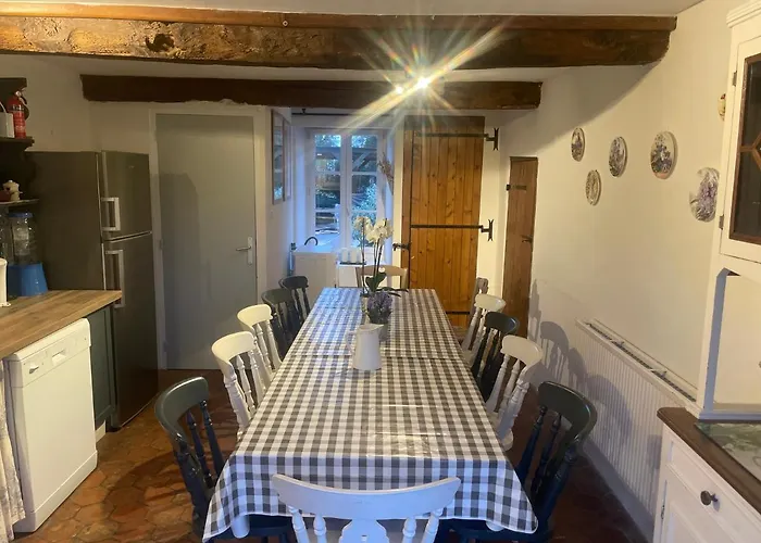 6-bed Sleeps 13 Pool & Pet Friendly * Saint-Sauveur-de-Carrouges