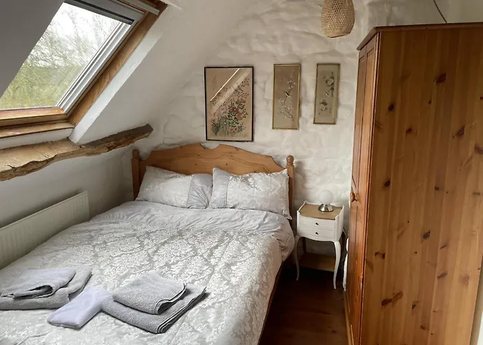 Holiday home 6-bed Sleeps 13 Pool & Pet Friendly