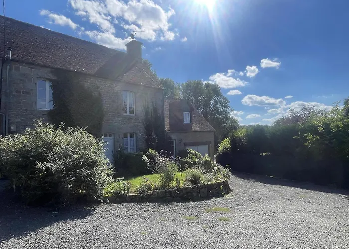 6-bed Sleeps 13 Pool & Pet Friendly * Saint-Sauveur-de-Carrouges