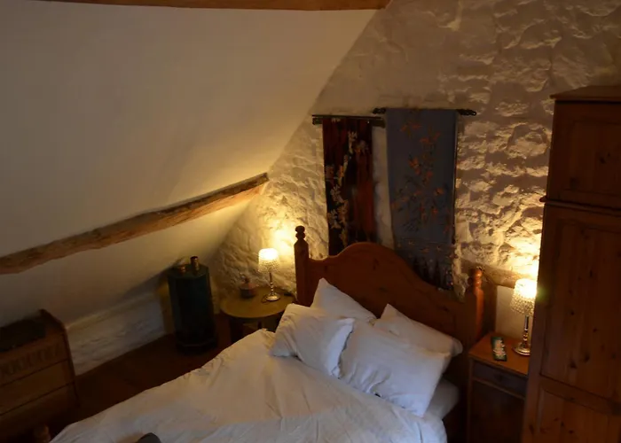 Holiday home 6-bed Sleeps 13 Pool & Pet Friendly *