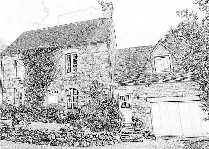 Holiday home 6-bed Sleeps 13 Pool & Pet Friendly